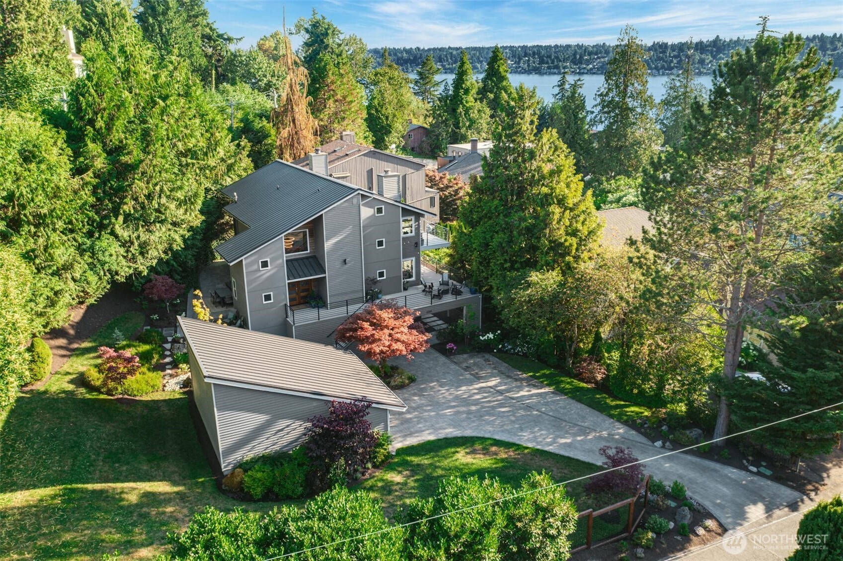 6065 NE 135th Street , Kirkland, WA 98034-1625