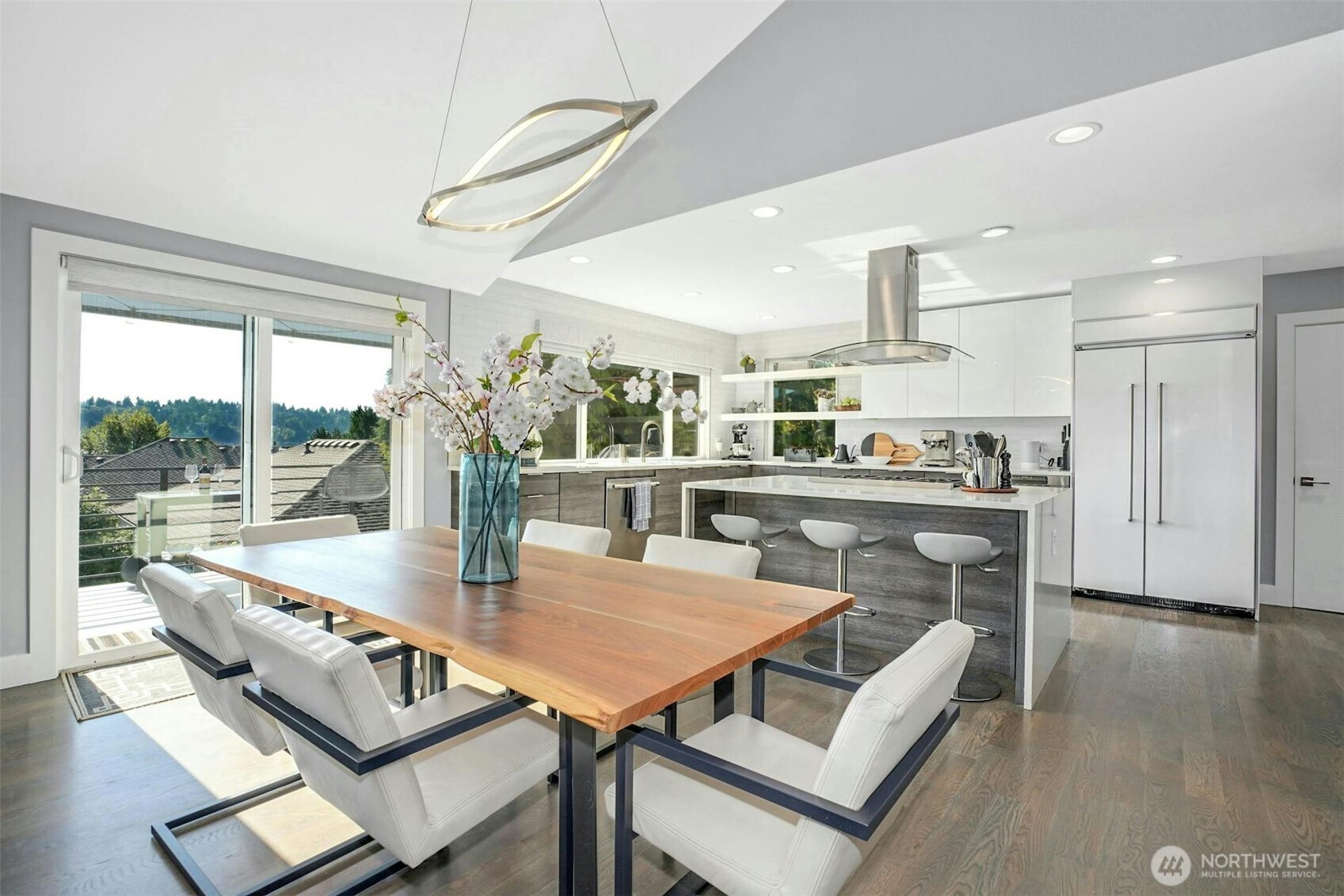 6065 NE 135th Street , Kirkland, WA 98034-1625