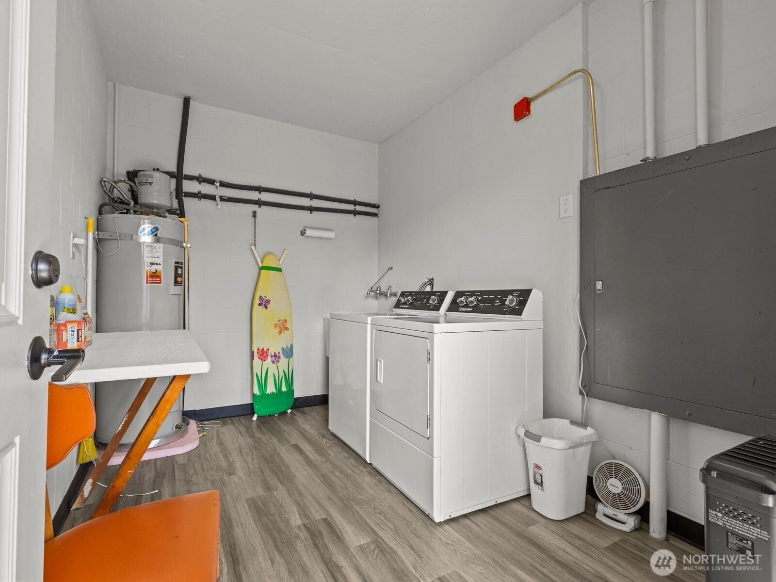 300 2nd Avenue N #2E, Edmonds, WA 98020