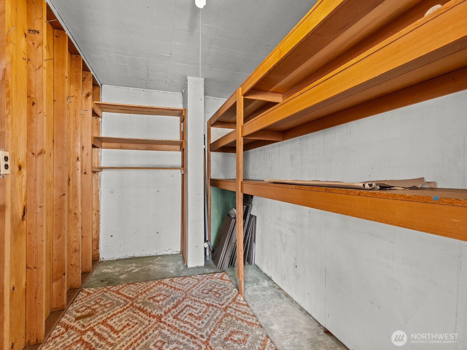 300 2nd Avenue N #2E, Edmonds, WA 98020