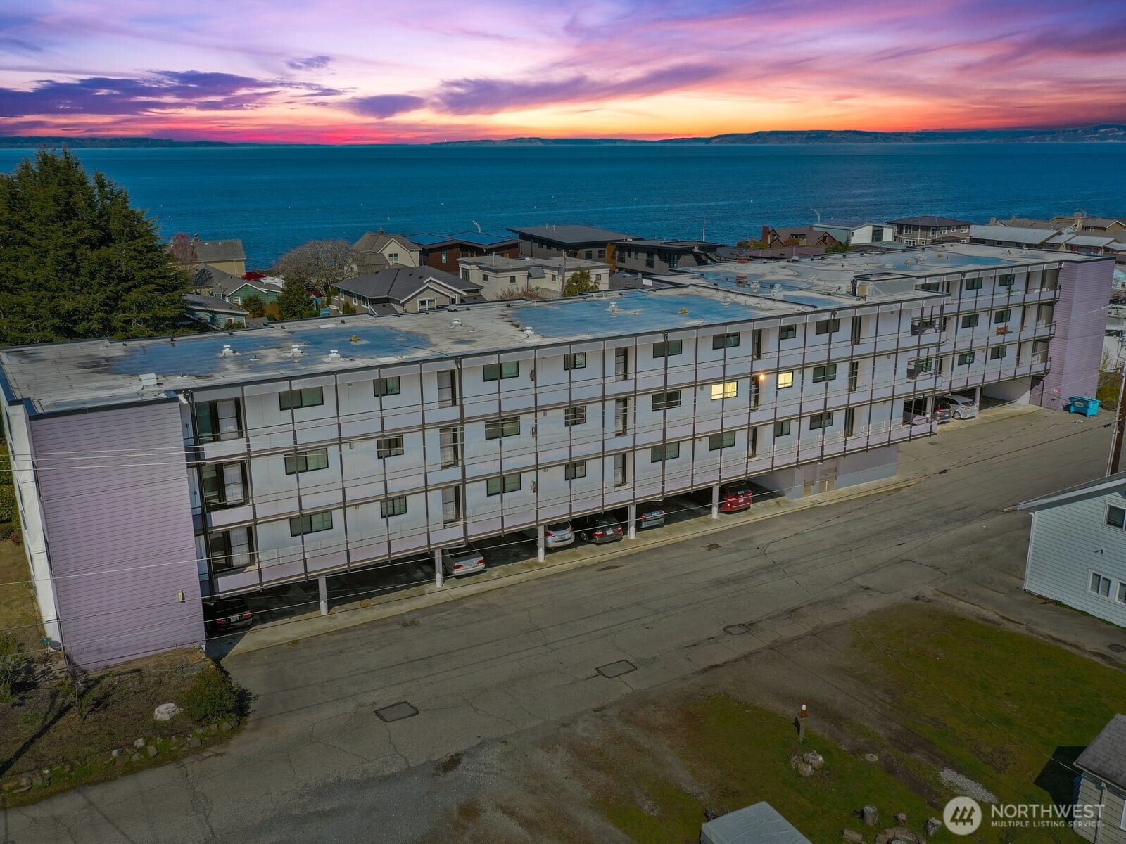 300 2nd Avenue N #2E, Edmonds, WA 98020