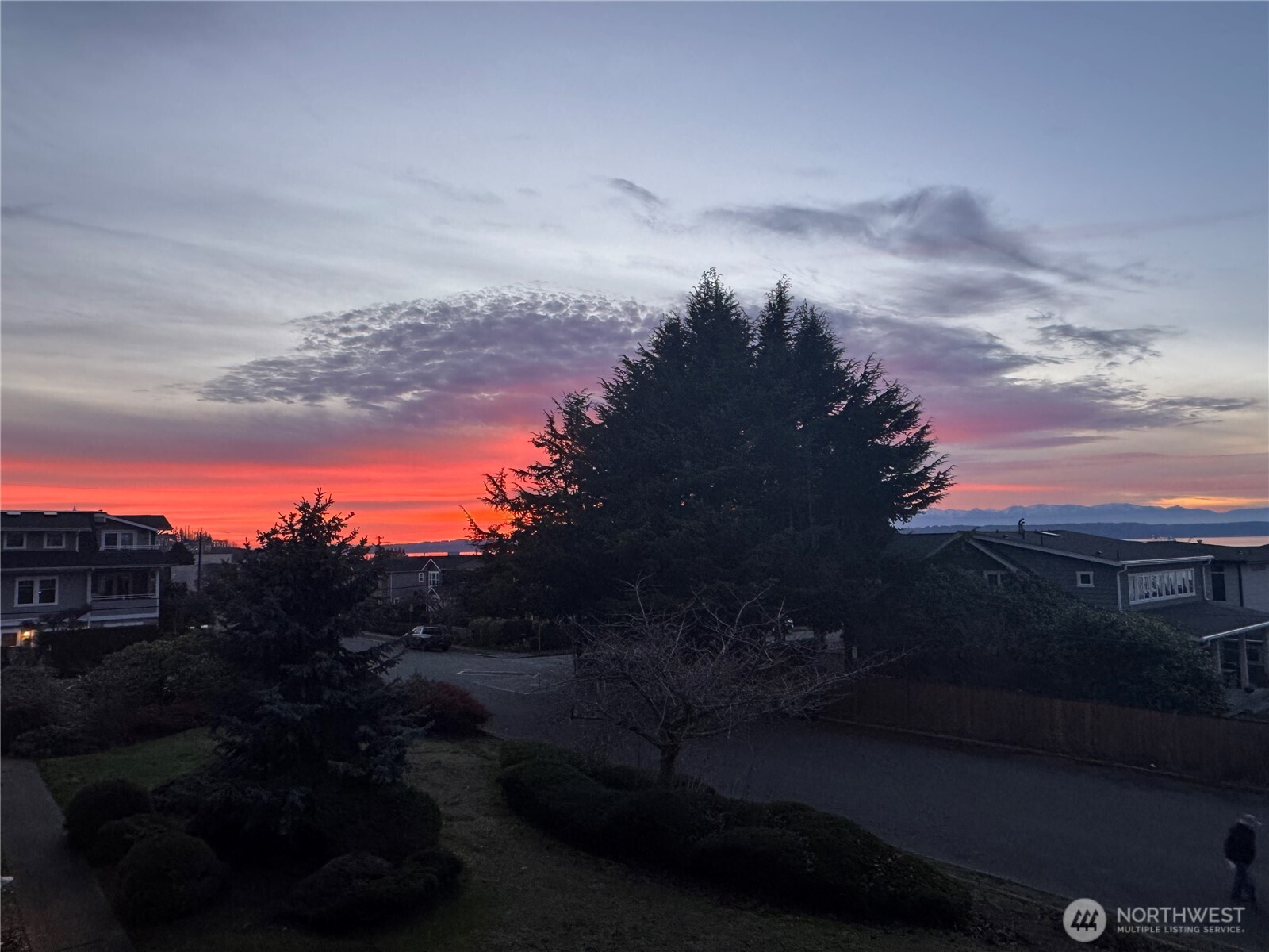 300 2nd Avenue N #2E, Edmonds, WA 98020