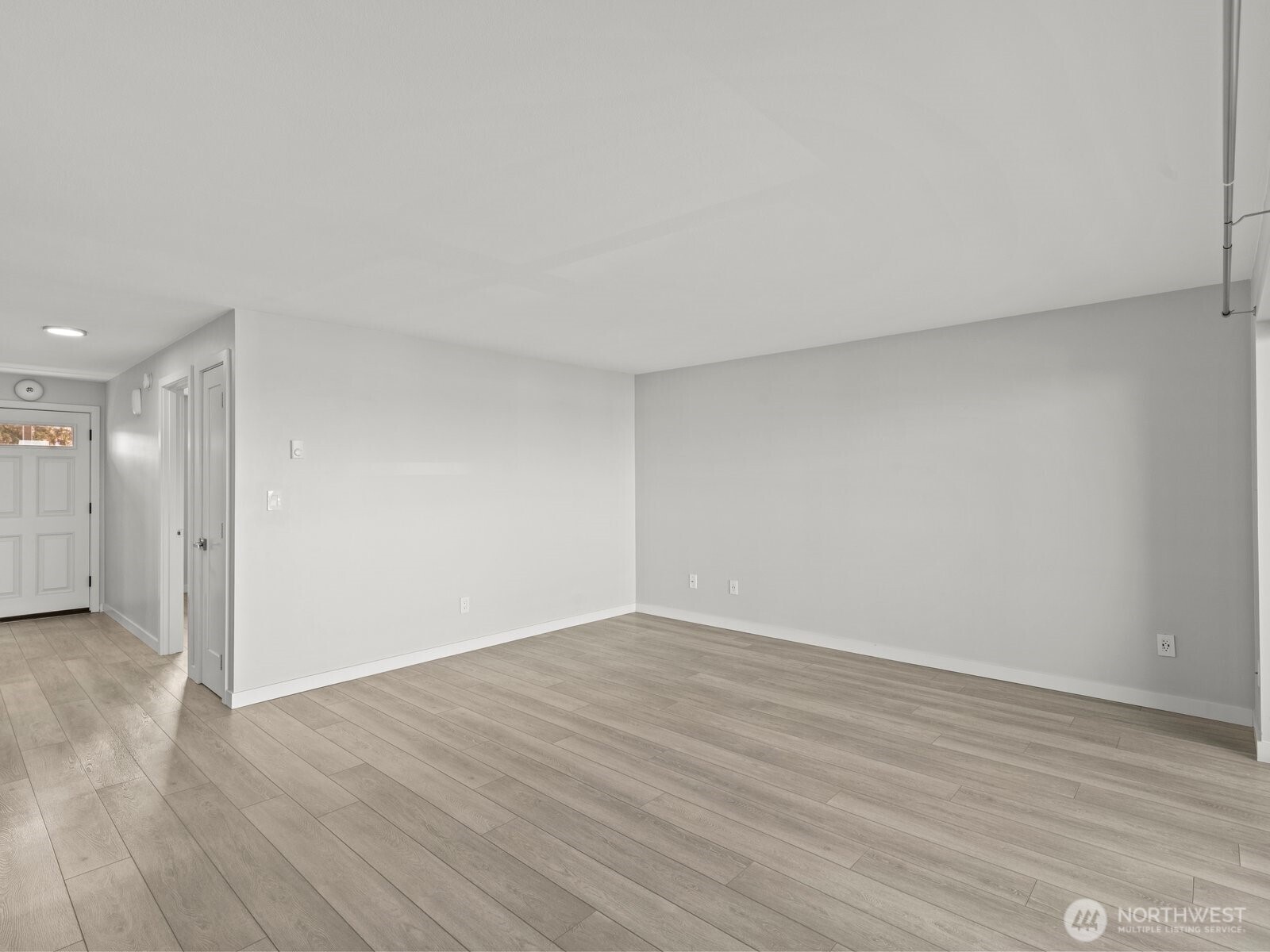 300 2nd Avenue N #2E, Edmonds, WA 98020