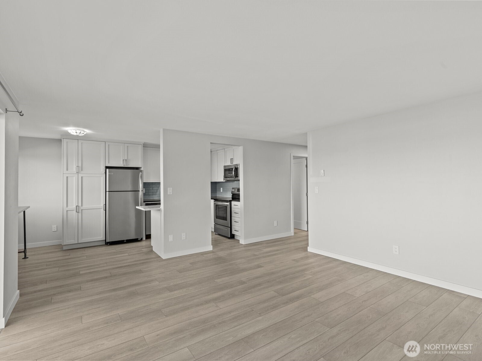 300 2nd Avenue N #2E, Edmonds, WA 98020