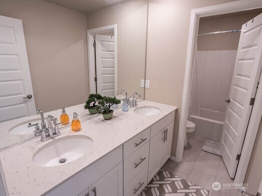 17622 Crossing Drive E, Puyallup, WA 98374