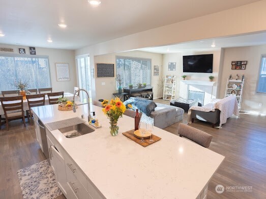 17622 Crossing Drive E, Puyallup, WA 98374