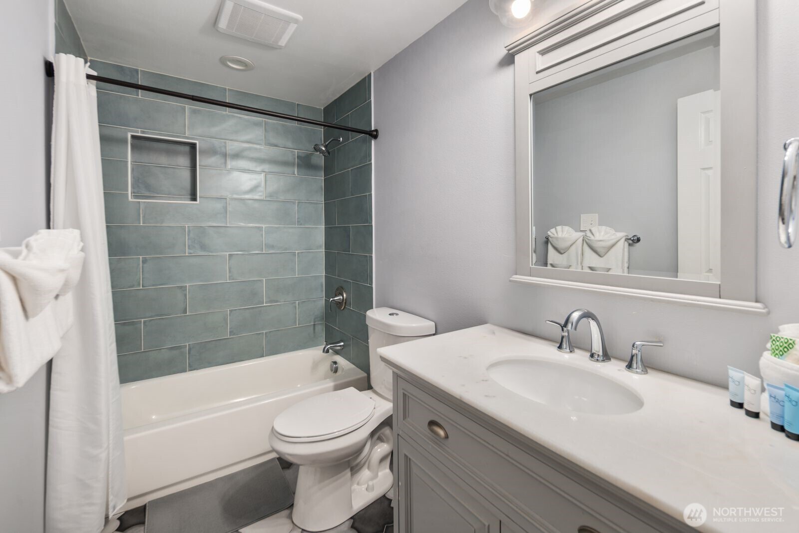 315 124th Place NE, Bellevue, WA 98005