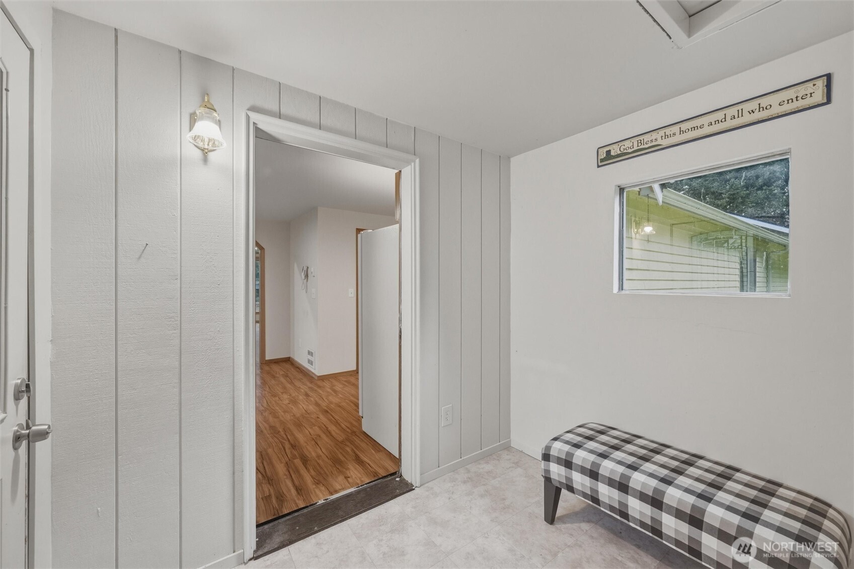 4145 Glendale Road , Clinton, WA 98236