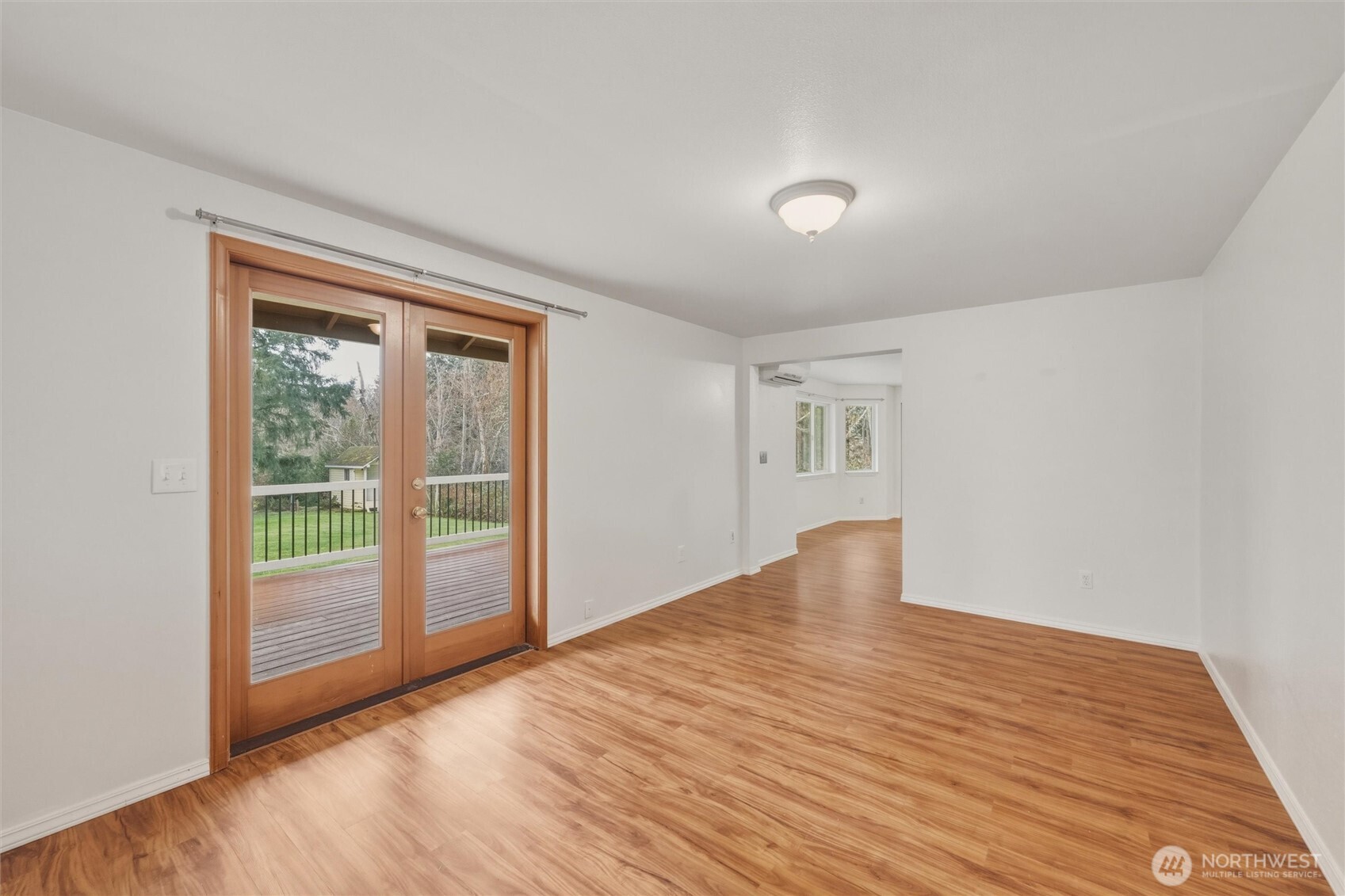 4145 Glendale Road , Clinton, WA 98236