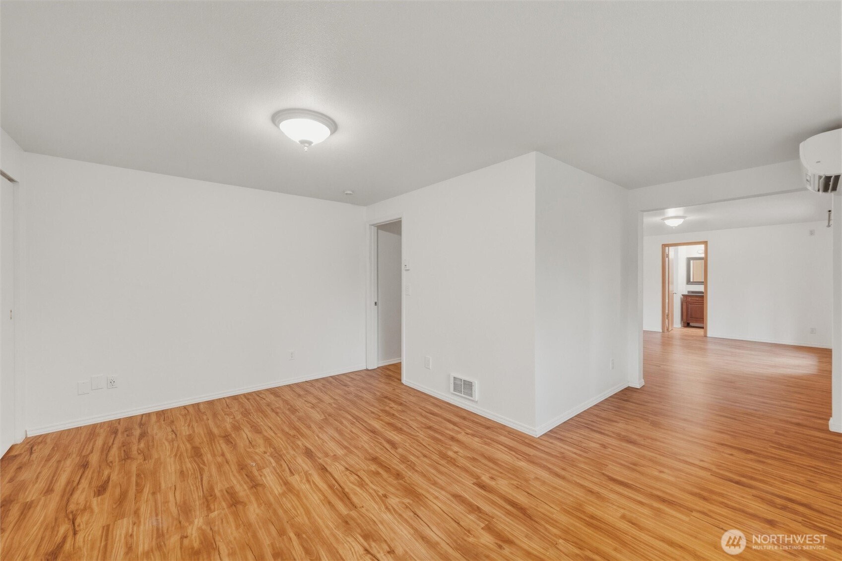 4145 Glendale Road , Clinton, WA 98236