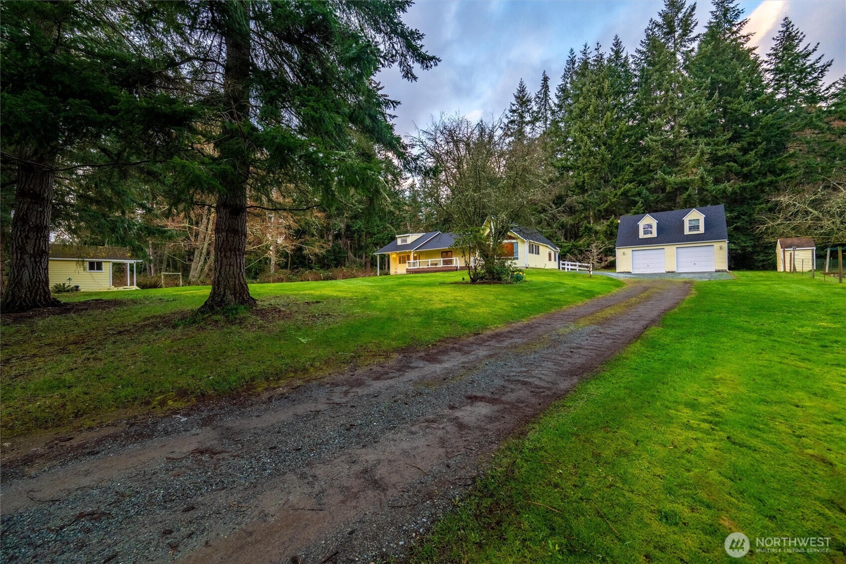 4145 Glendale Road , Clinton, WA 98236