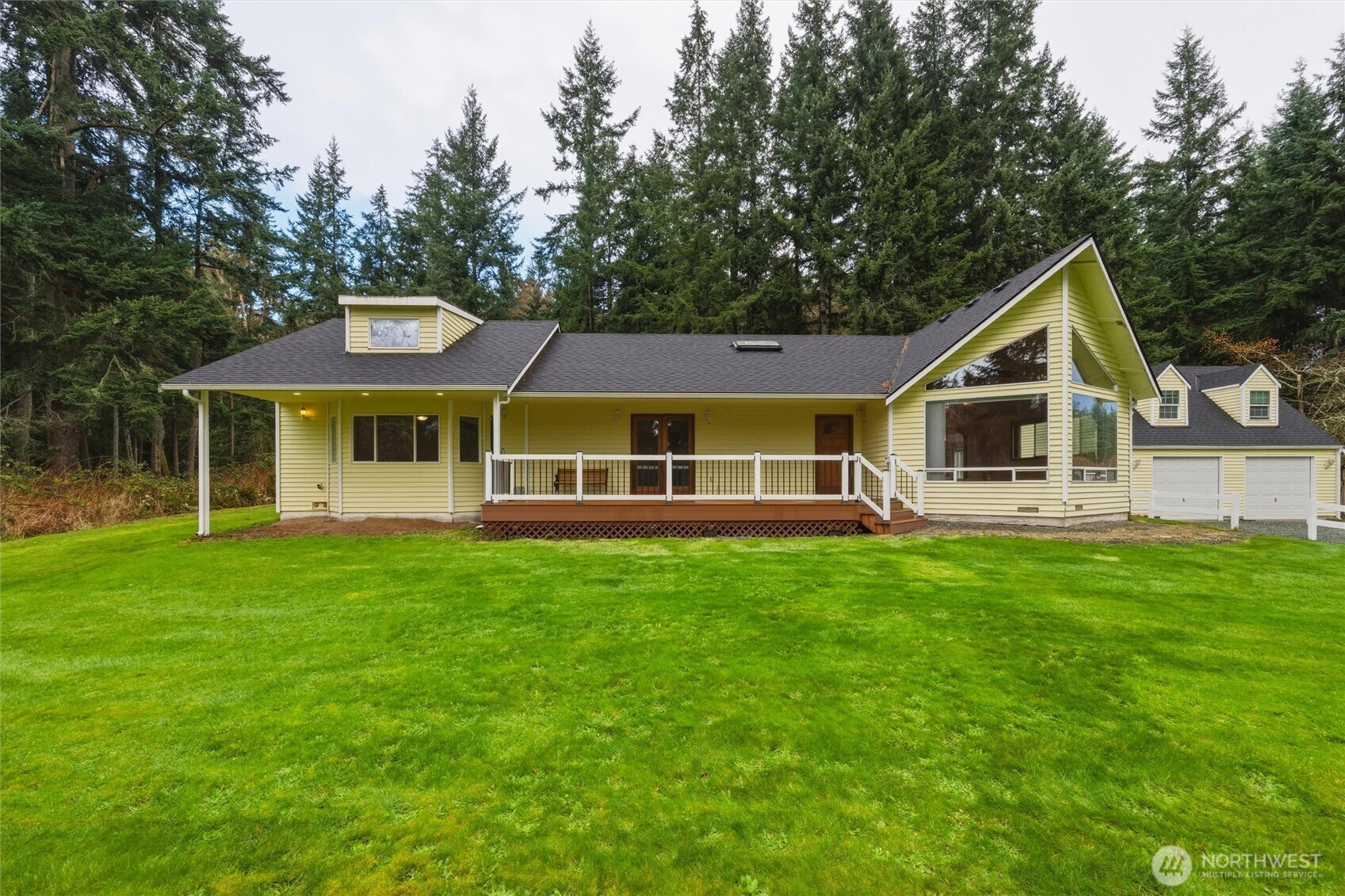 4145 Glendale Road , Clinton, WA 98236