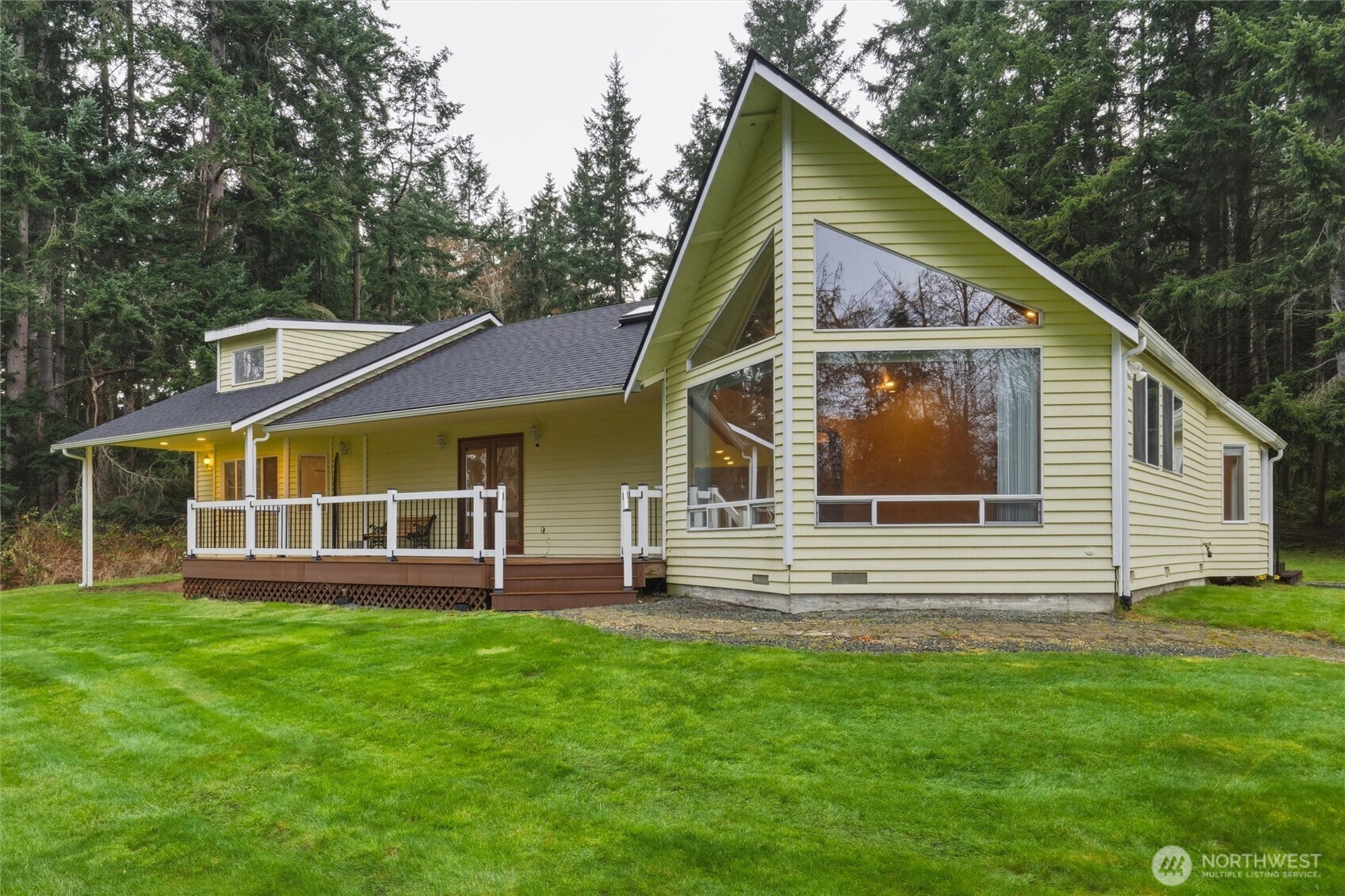 4145 Glendale Road , Clinton, WA 98236