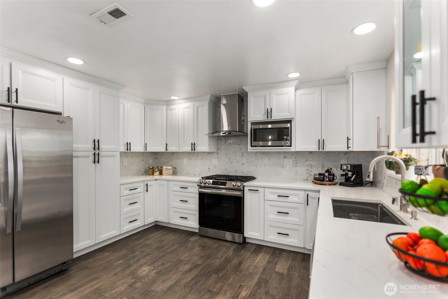 1525 218th Place NE, Sammamish, WA 98074