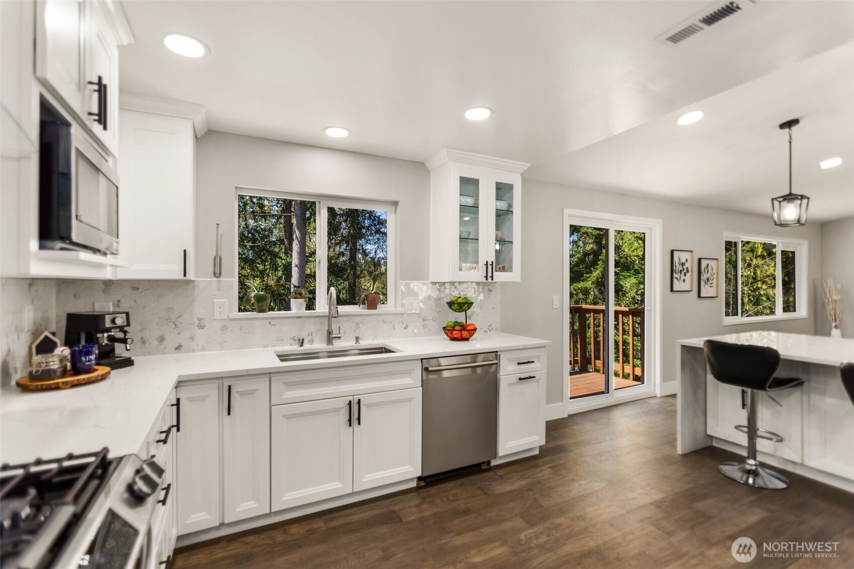 1525 218th Place NE, Sammamish, WA 98074