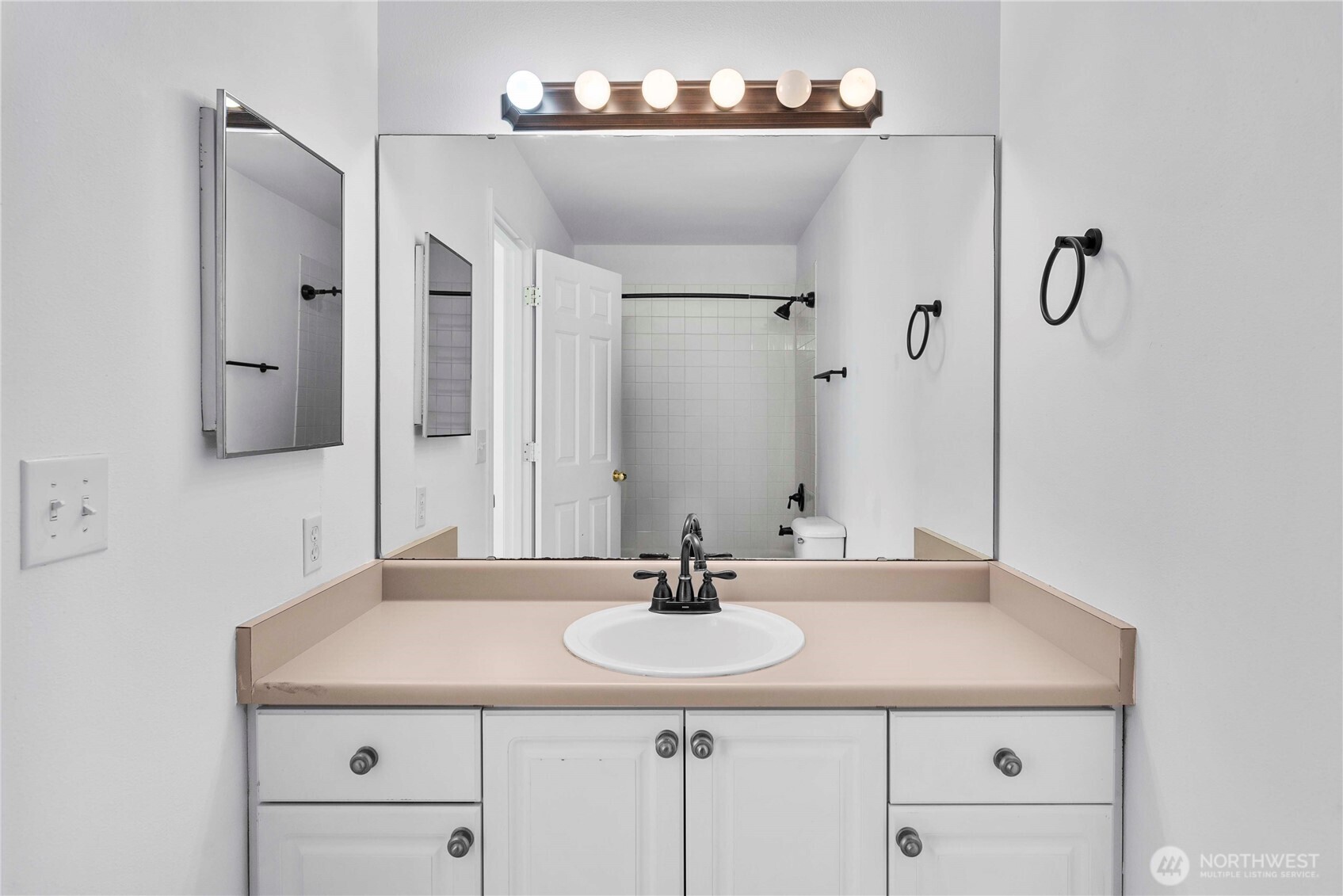 6611 Millstone Lane SE #F101, Lacey, WA 98513