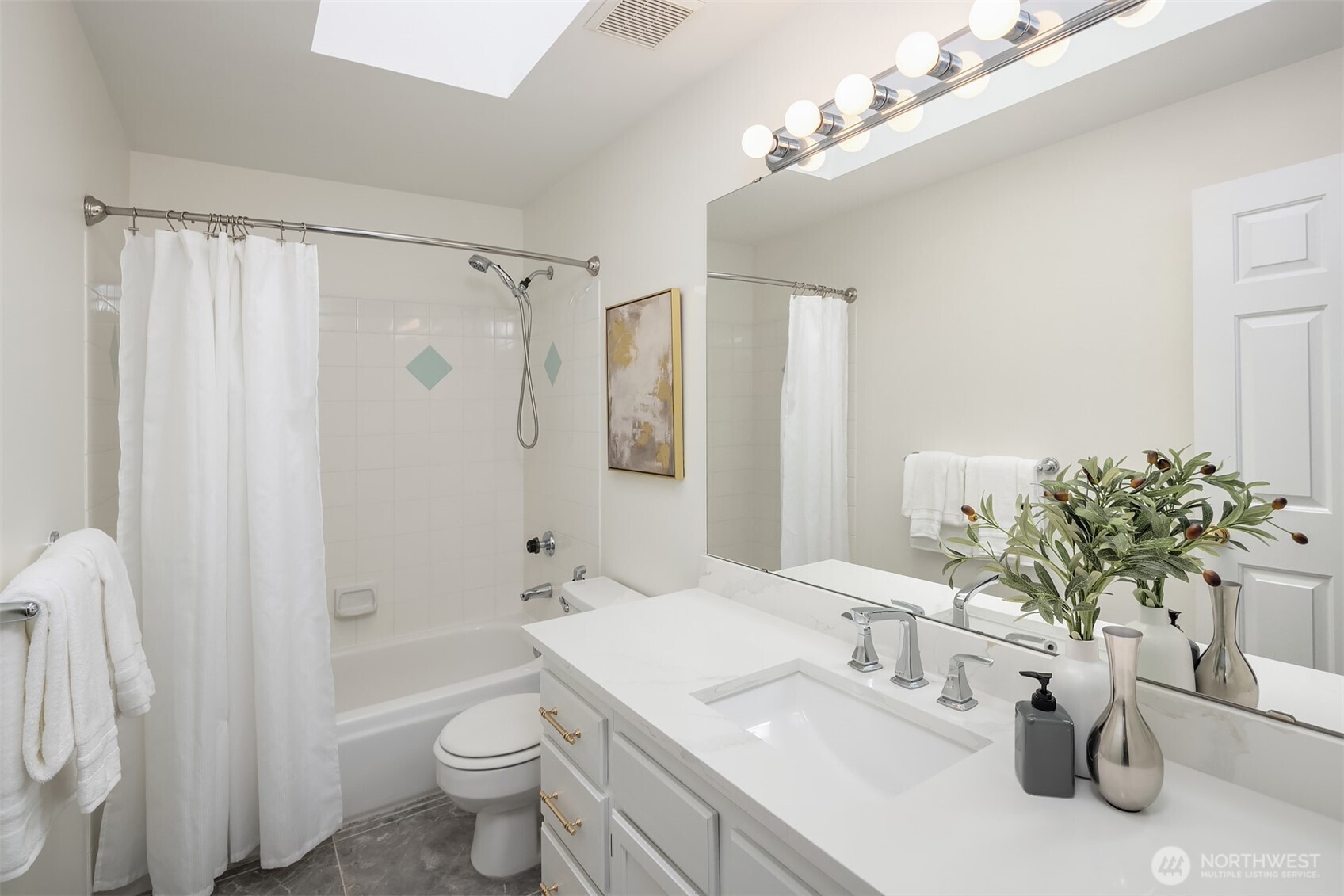 1734 Ilwaco Avenue NE, Renton, WA 98059-4237