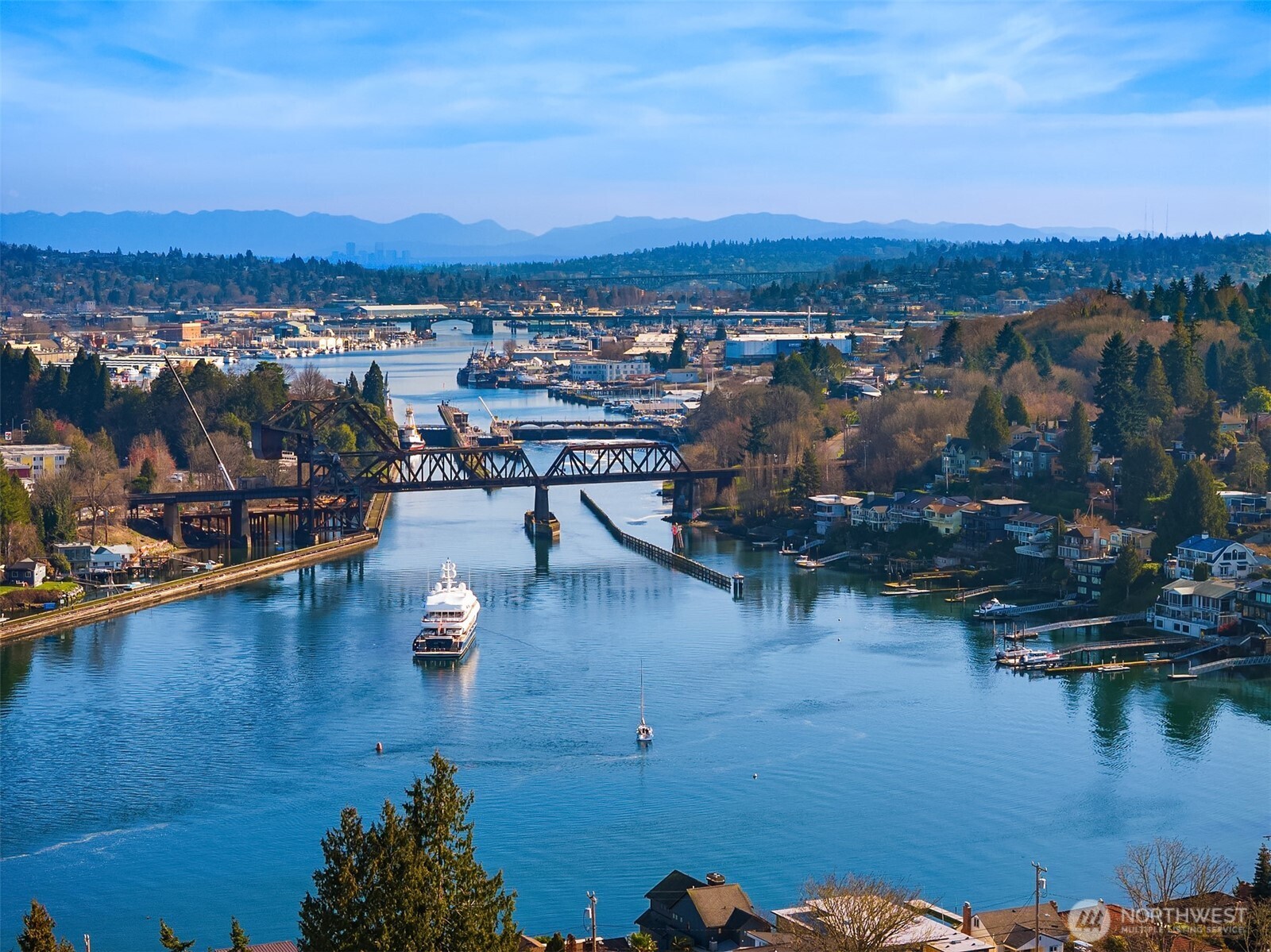 4240 W Cramer Street , Seattle, WA 98199-1005