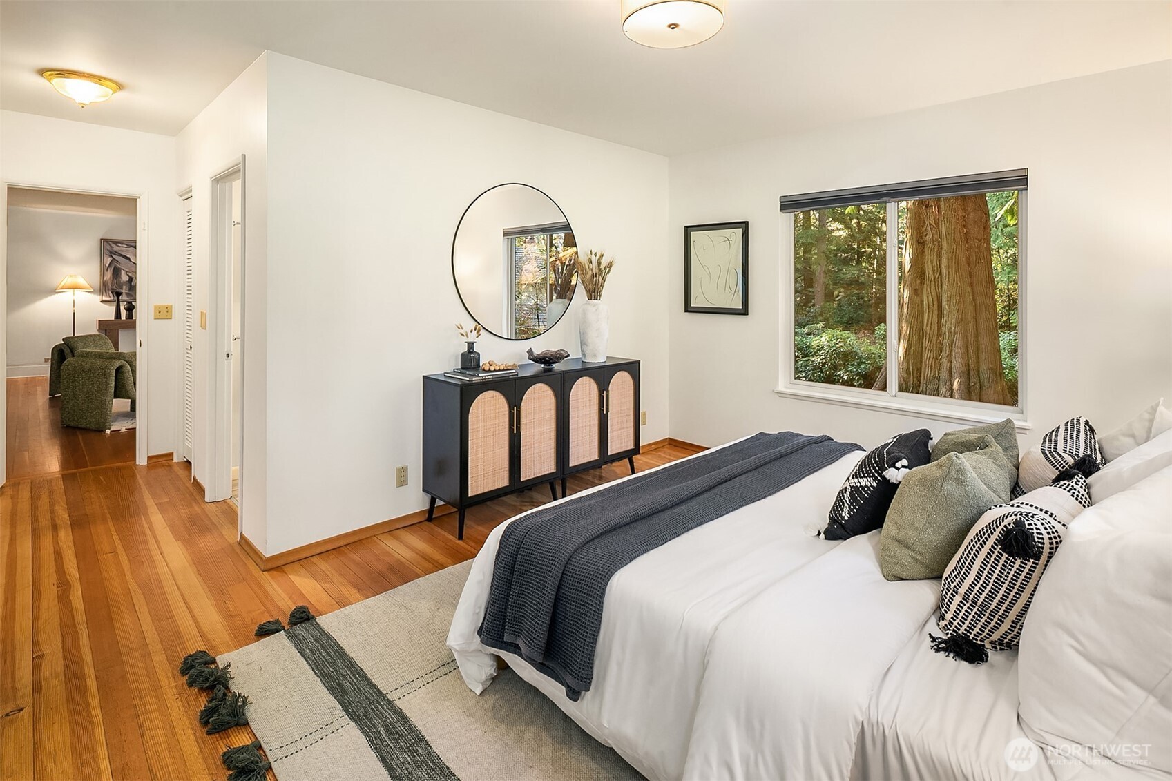 4240 W Cramer Street , Seattle, WA 98199-1005