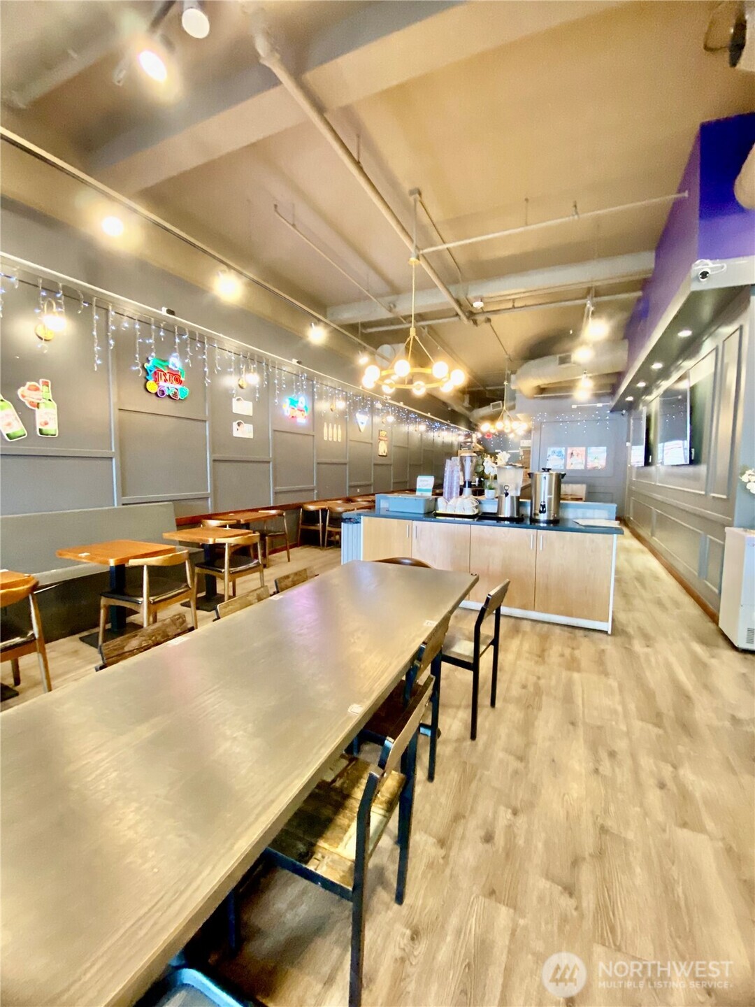 4520 University Way NE, Seattle, WA 98105