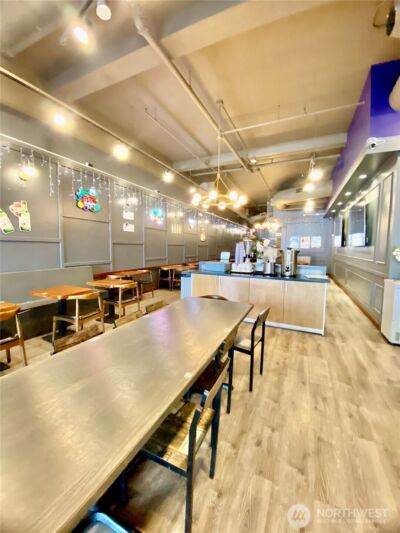 4520 University Way NE, Seattle, WA 98105