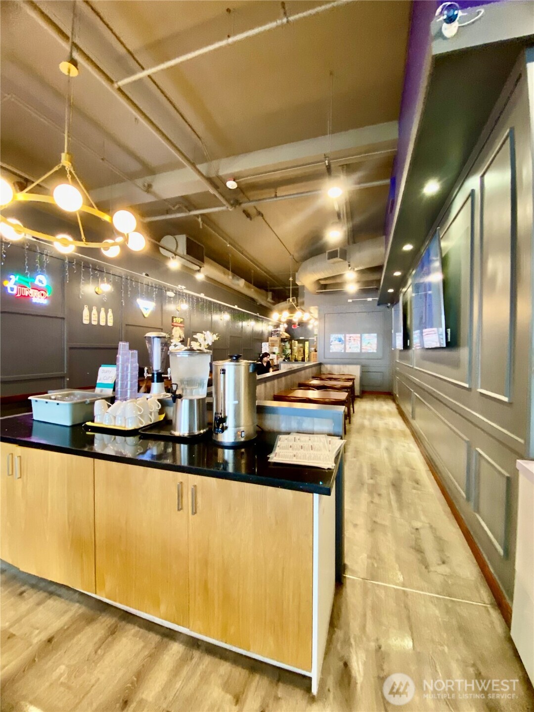 4520 University Way NE, Seattle, WA 98105