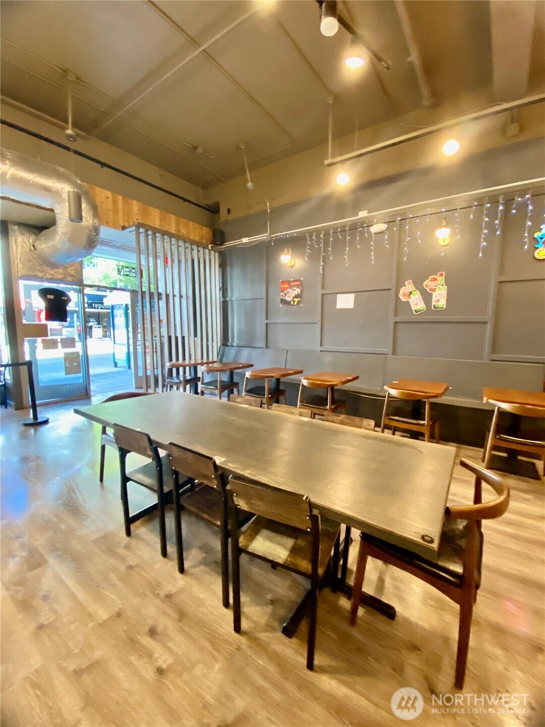 4520 University Way NE, Seattle, WA 98105