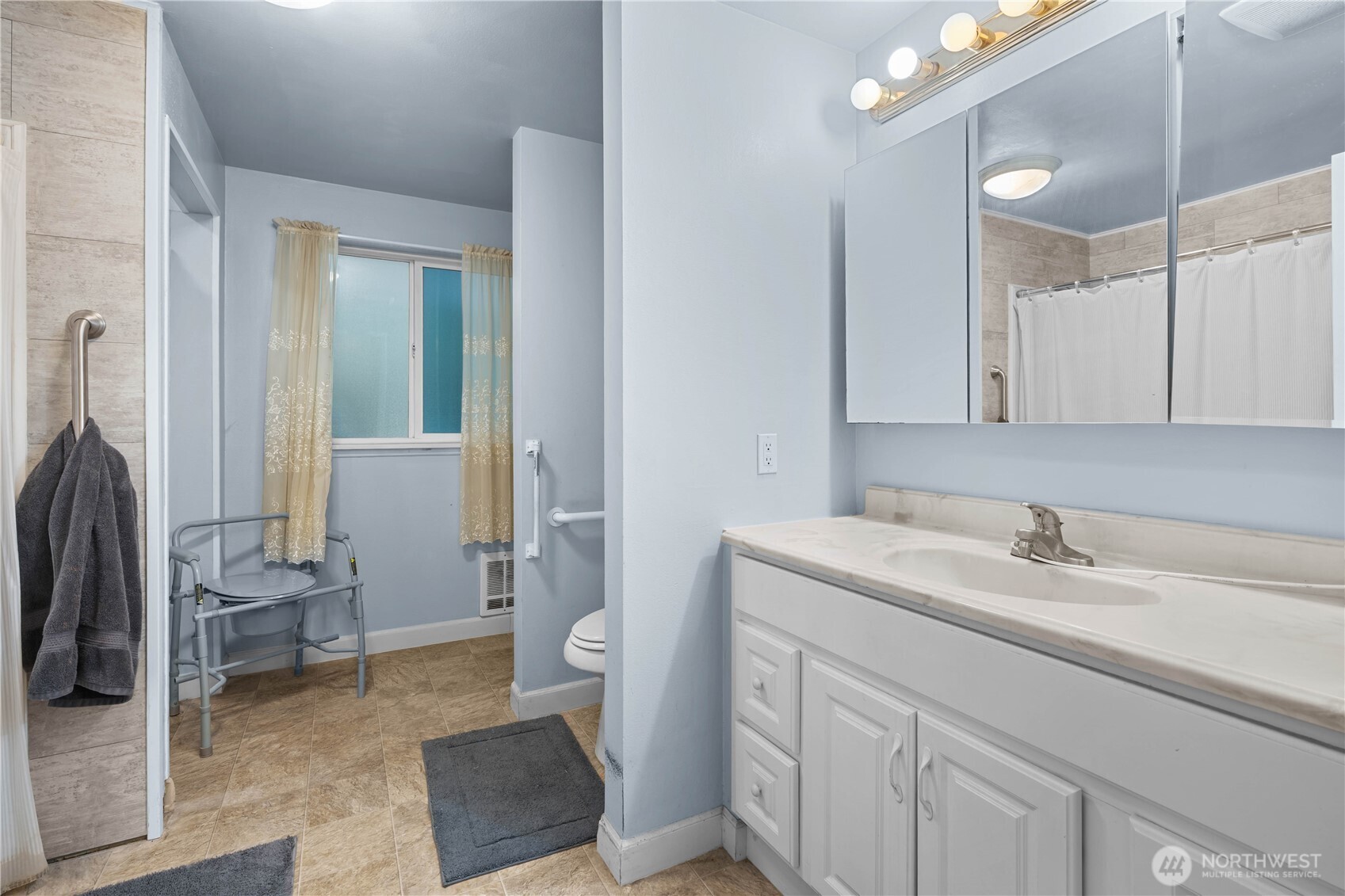 11210 111th Street SW, Lakewood, WA 98498-1333