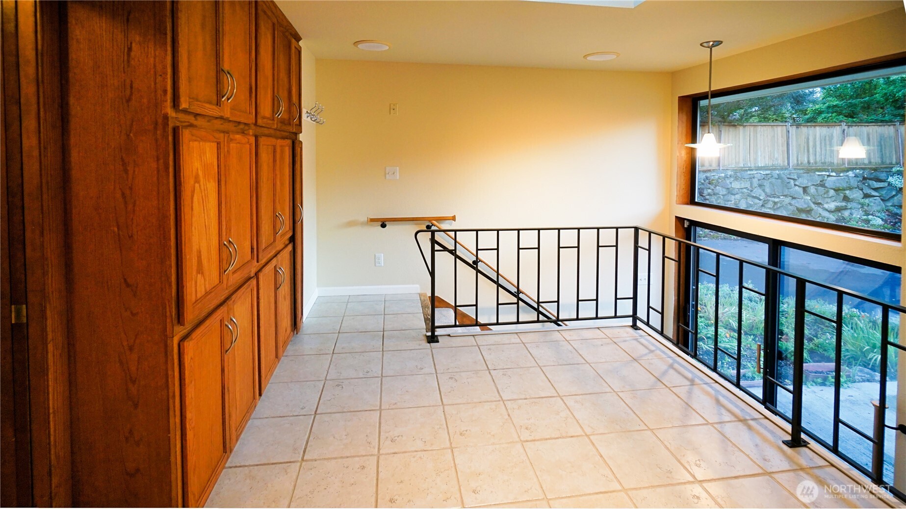 16902 28th Avenue SW, Burien, WA 98166