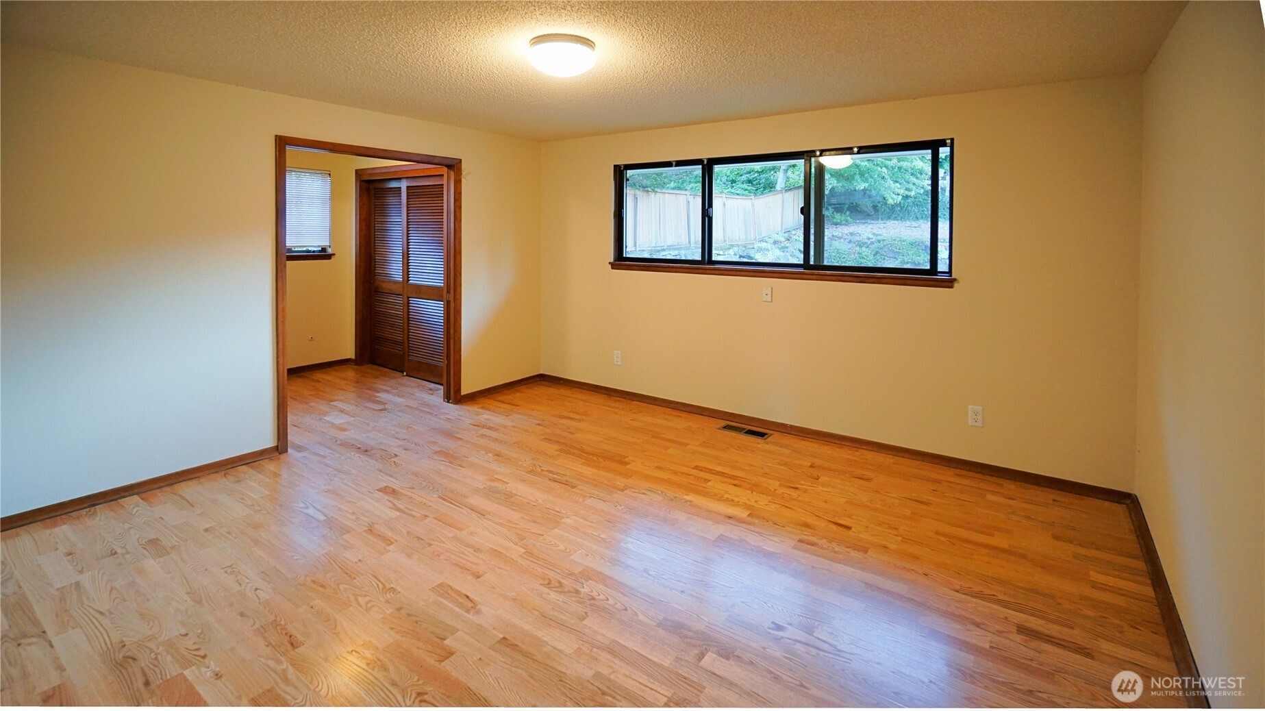 16902 28th Avenue SW, Burien, WA 98166