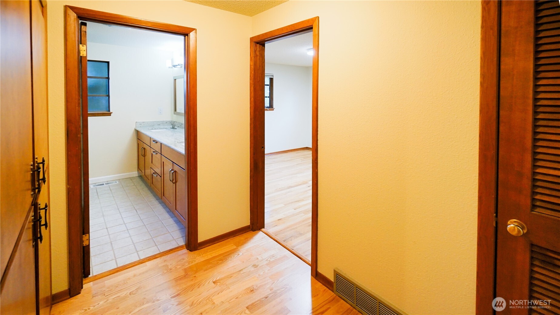 16902 28th Avenue SW, Burien, WA 98166