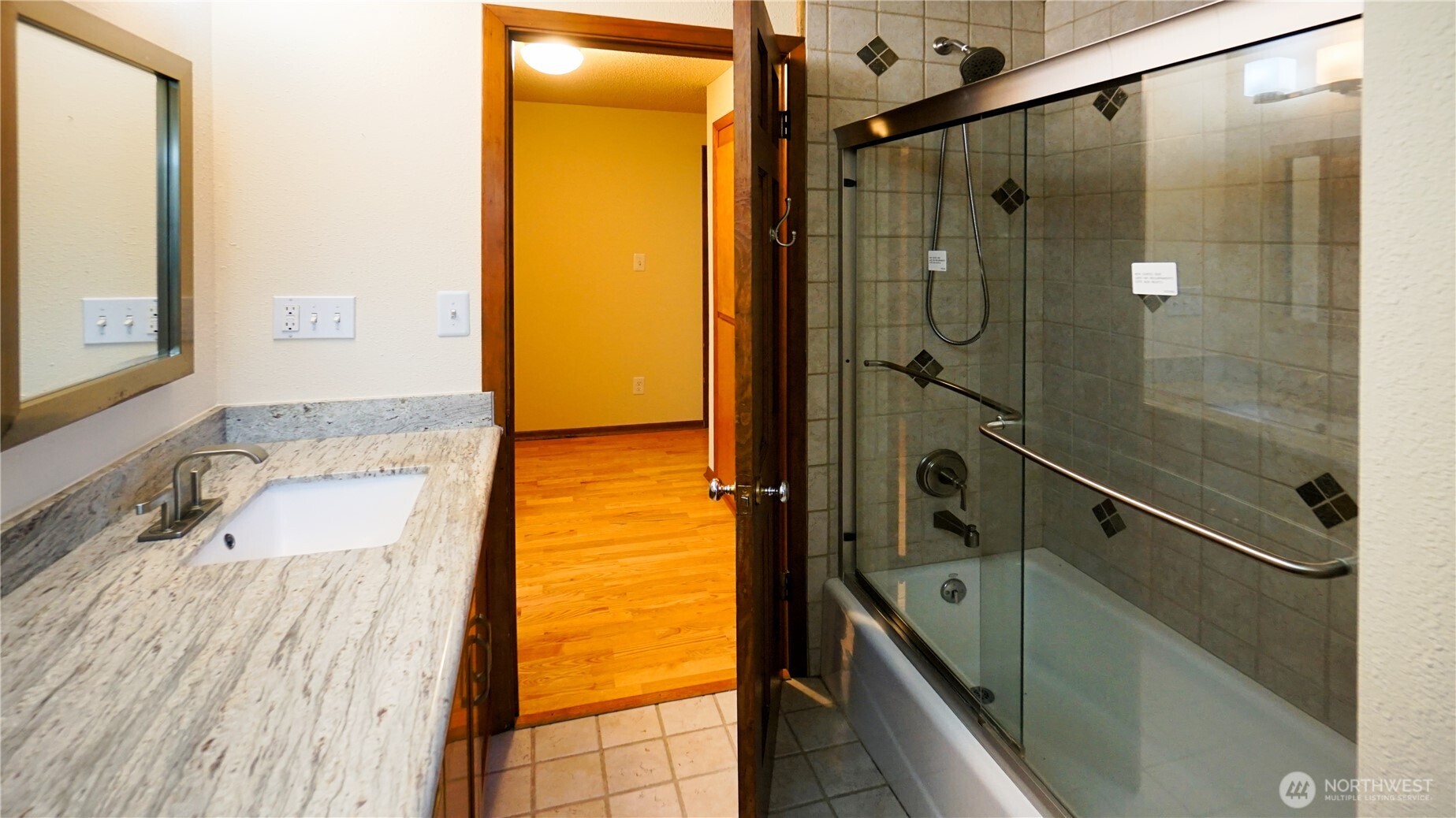 16902 28th Avenue SW, Burien, WA 98166