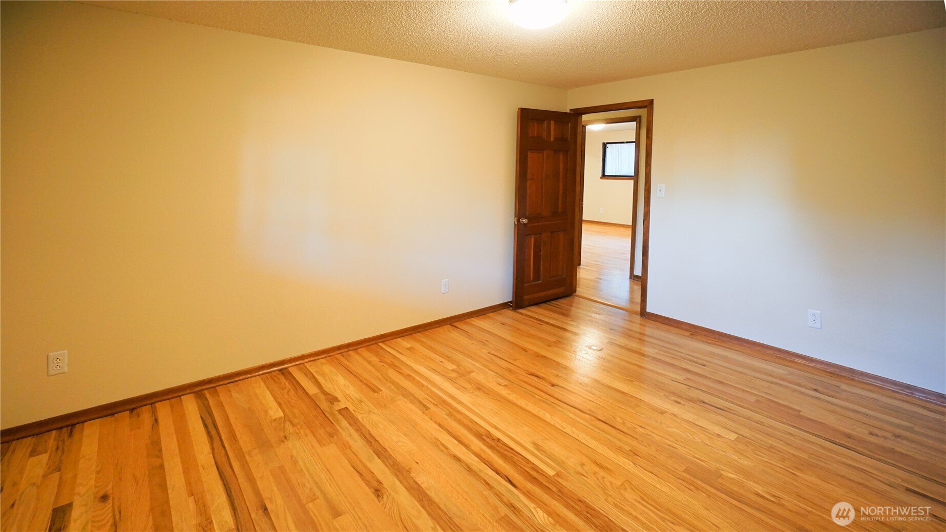 16902 28th Avenue SW, Burien, WA 98166