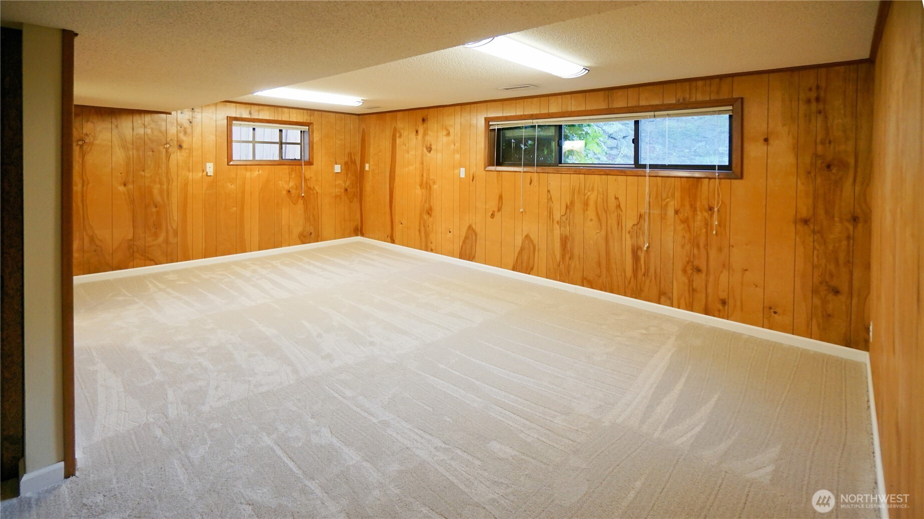 16902 28th Avenue SW, Burien, WA 98166