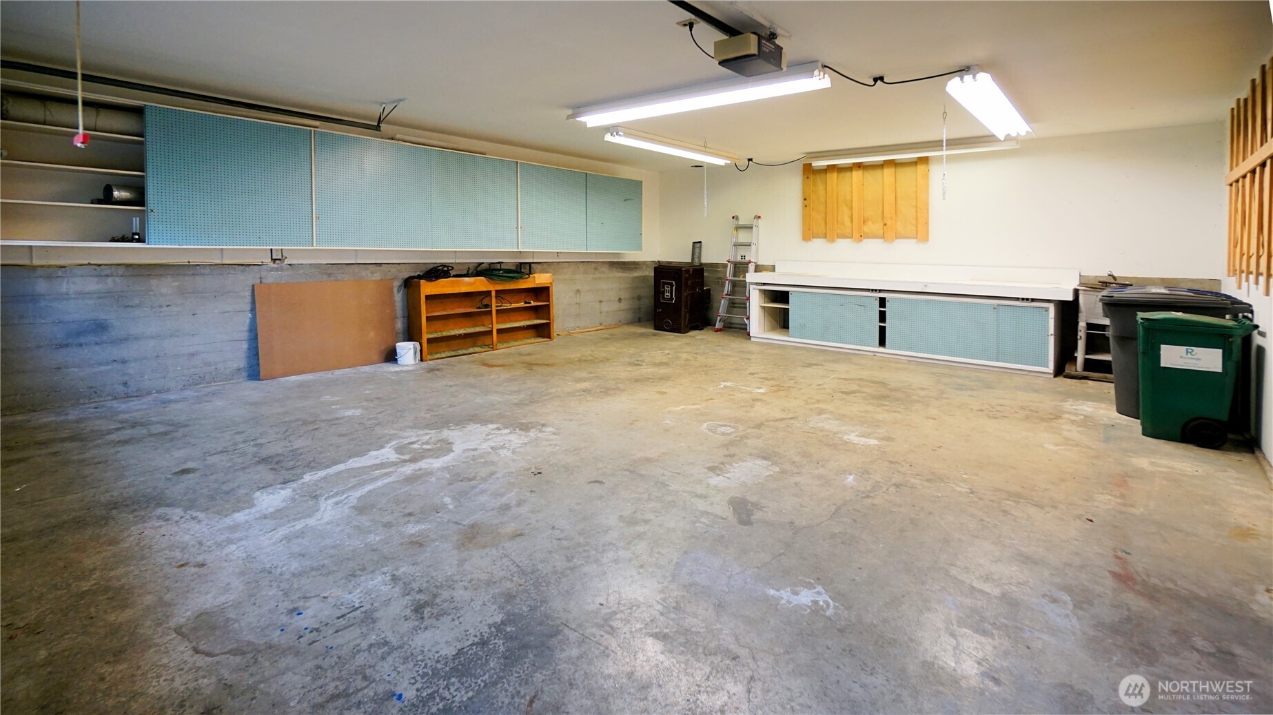 16902 28th Avenue SW, Burien, WA 98166