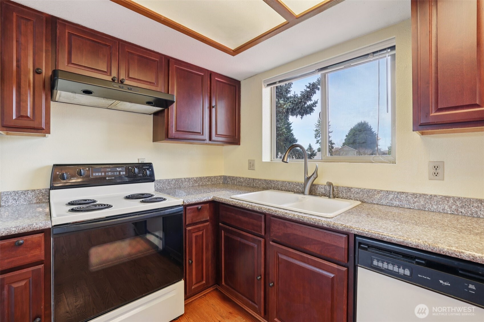 11208 SE 234th Place , Kent, WA 98031