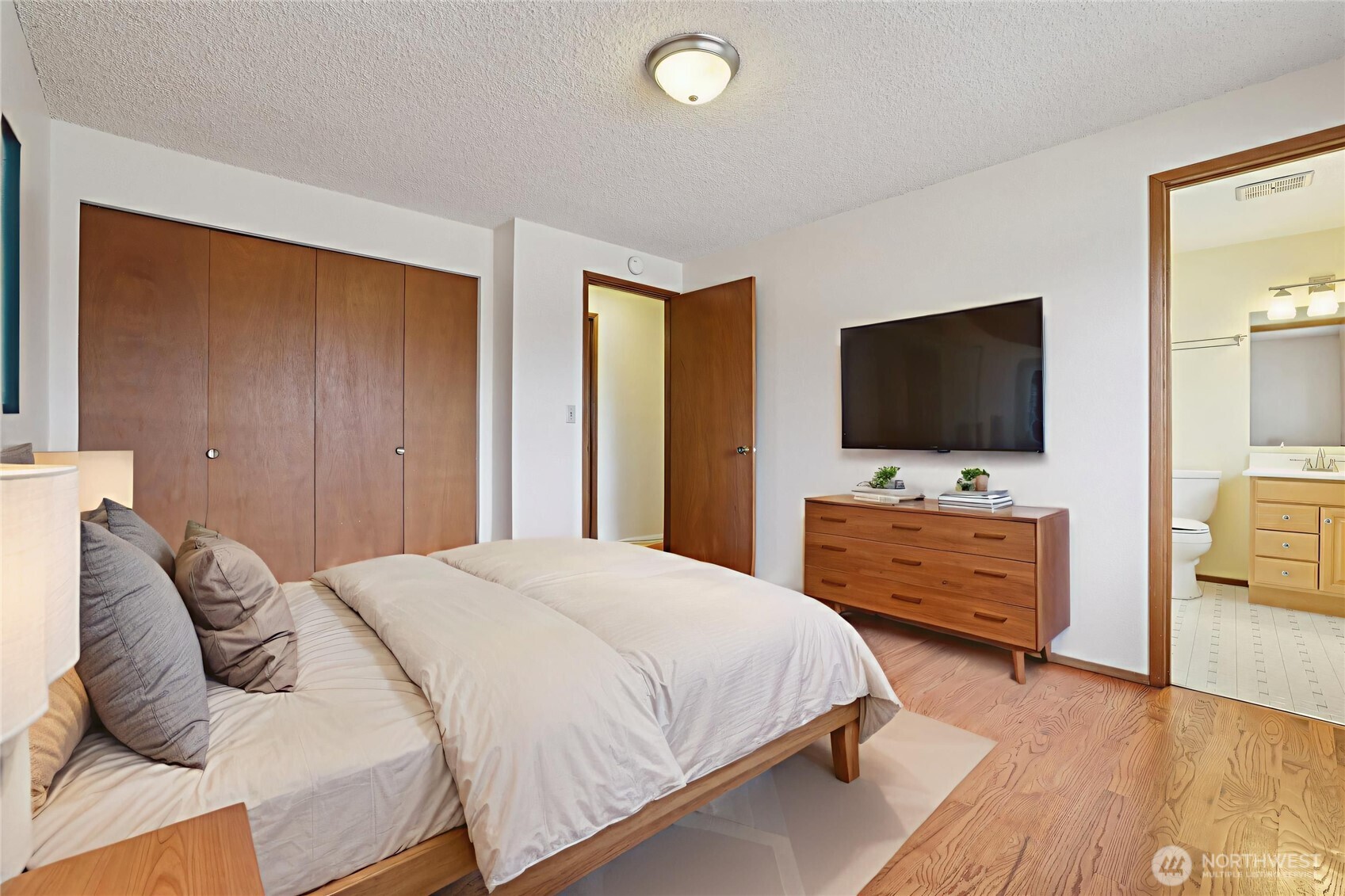 11208 SE 234th Place , Kent, WA 98031
