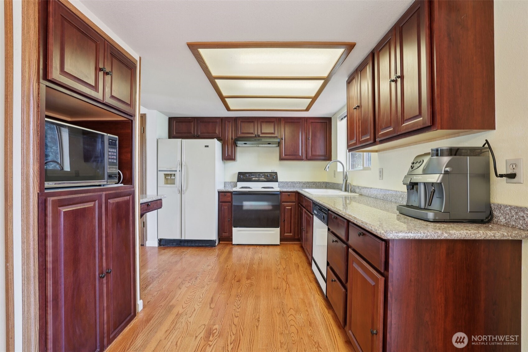 11208 SE 234th Place , Kent, WA 98031