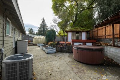 12011 SE 157th Place , Renton, WA 98058 - Photo 35
