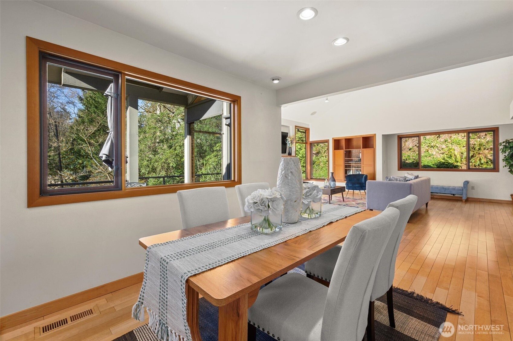 17055 37th Avenue NE, Lake Forest Park, WA 98155