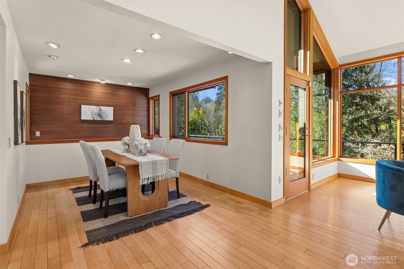 17055 37th Avenue NE, Lake Forest Park, WA 98155