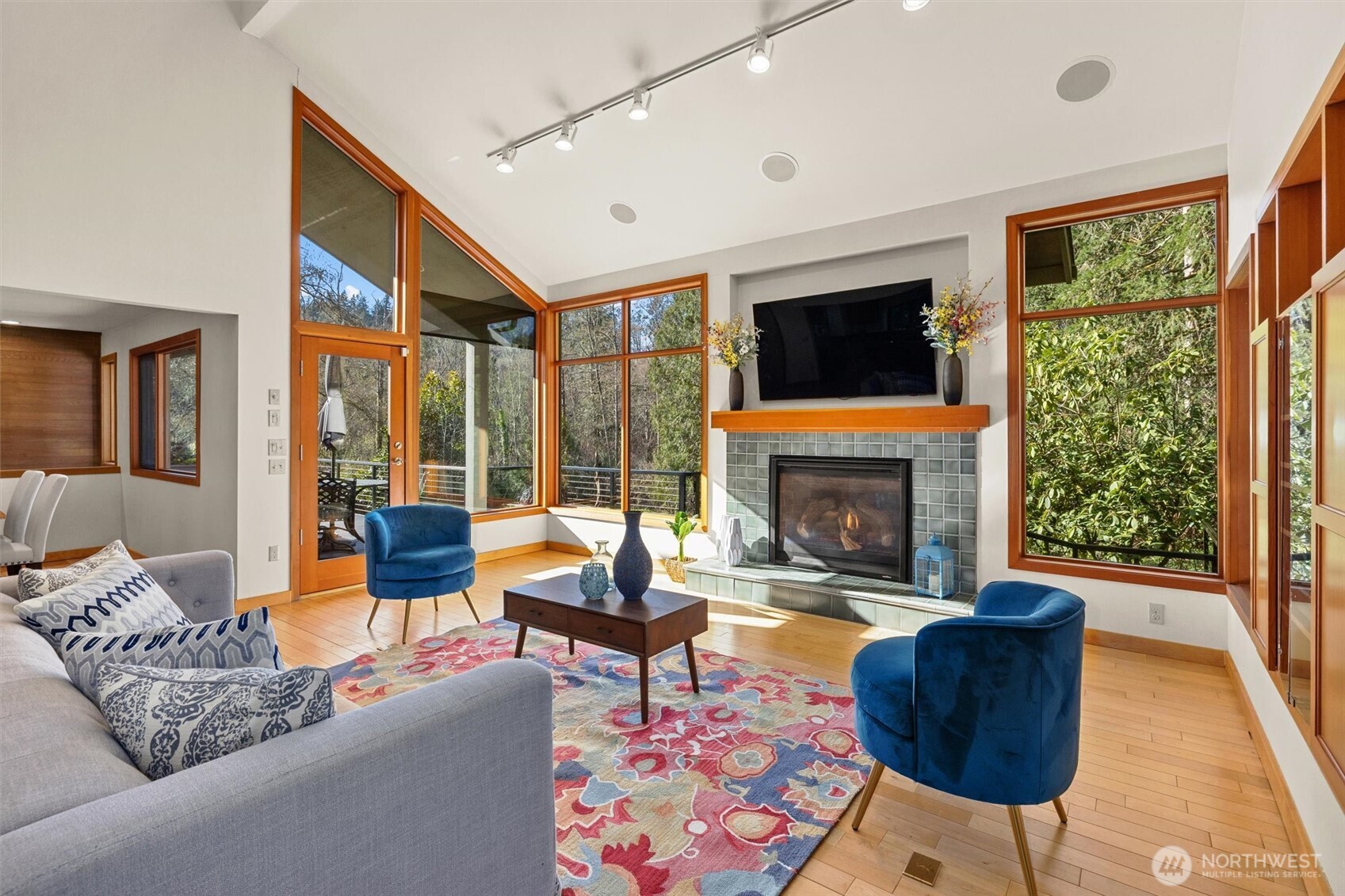 17055 37th Avenue NE, Lake Forest Park, WA 98155