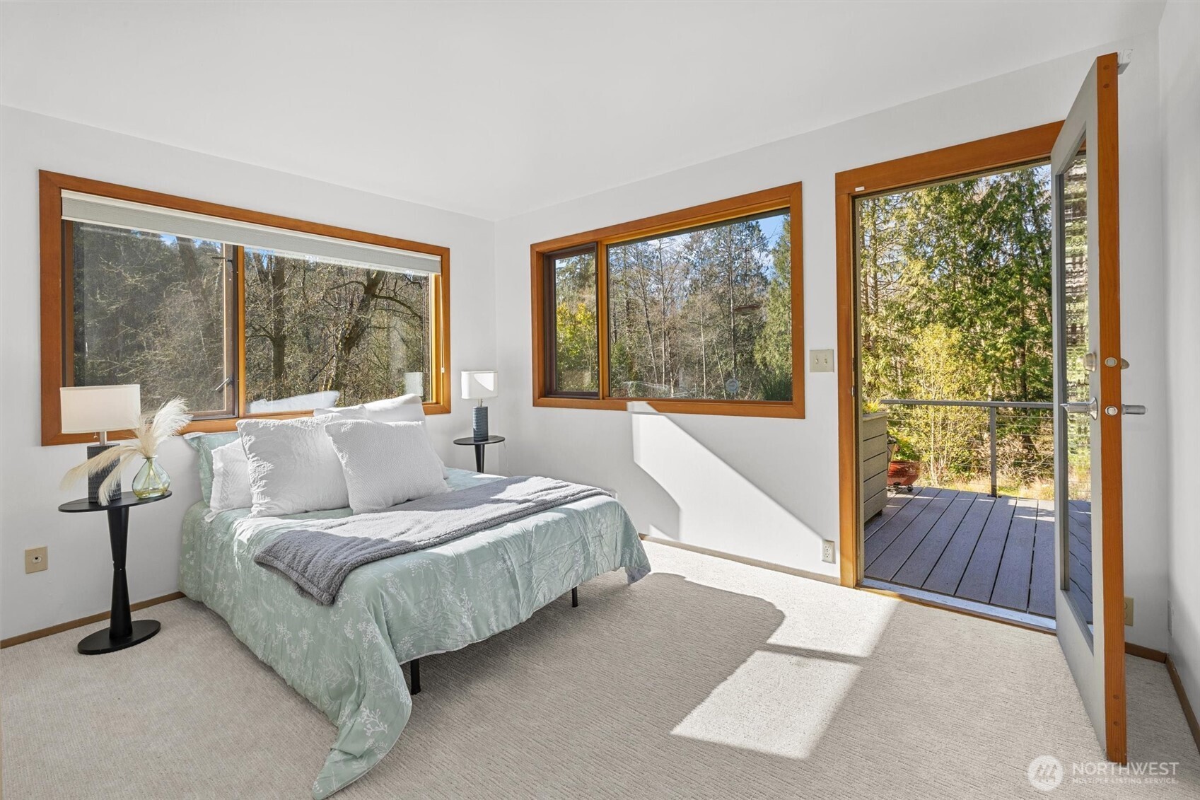 17055 37th Avenue NE, Lake Forest Park, WA 98155