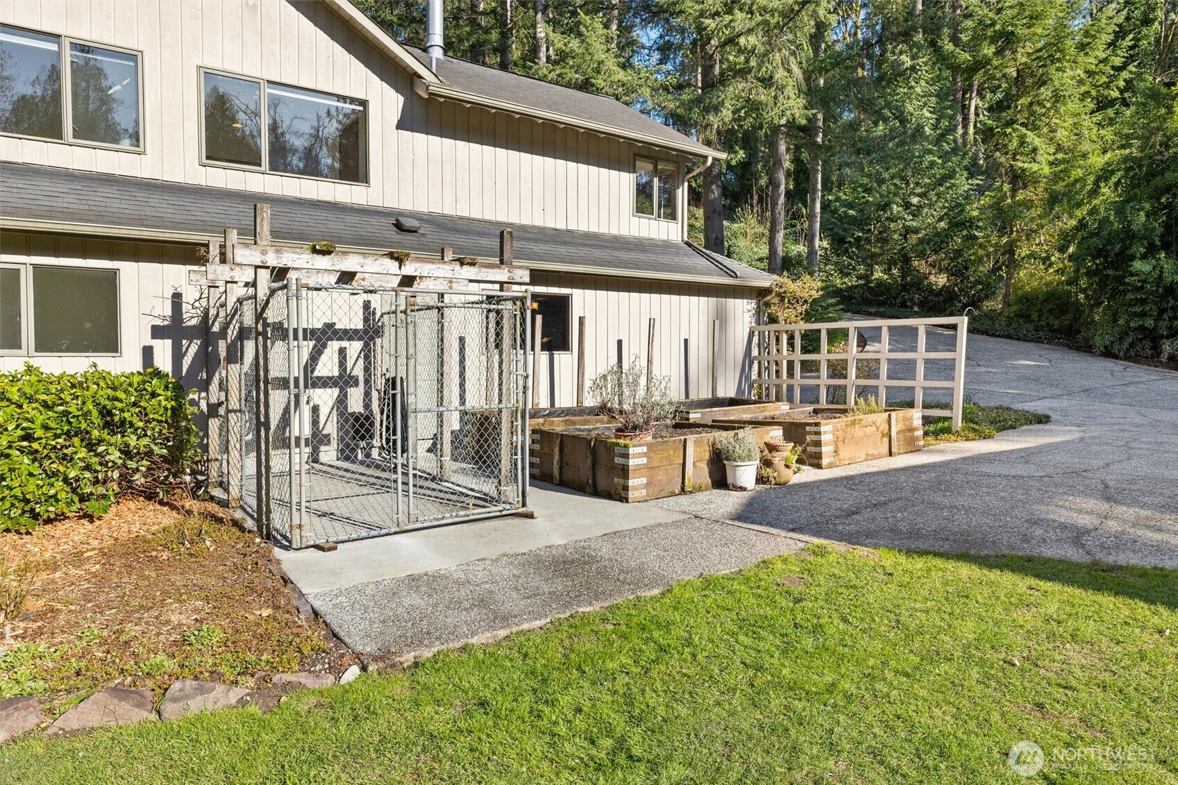 17055 37th Avenue NE, Lake Forest Park, WA 98155