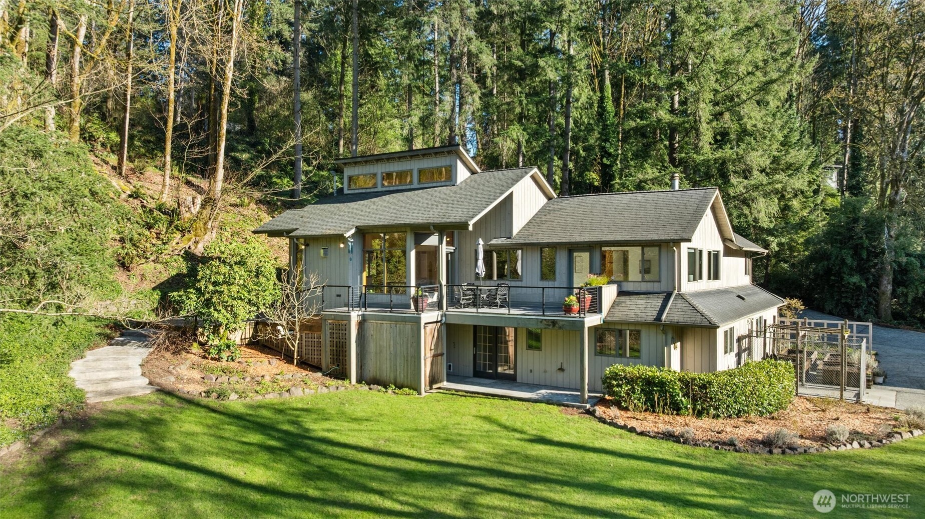 17055 37th Avenue NE, Lake Forest Park, WA 98155