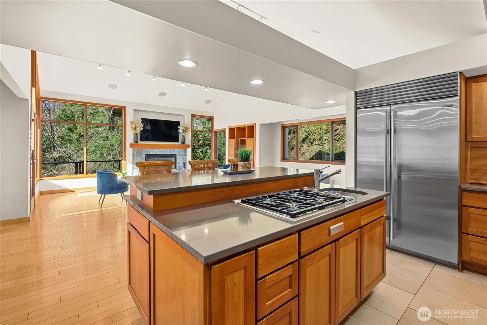 17055 37th Avenue NE, Lake Forest Park, WA 98155