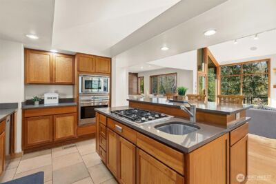 17055 37th Avenue NE, Lake Forest Park, WA 98155 - Photo 10