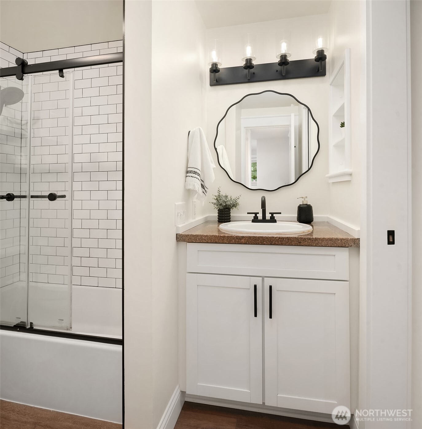 14618 NE 81st St , Redmond, WA 98052