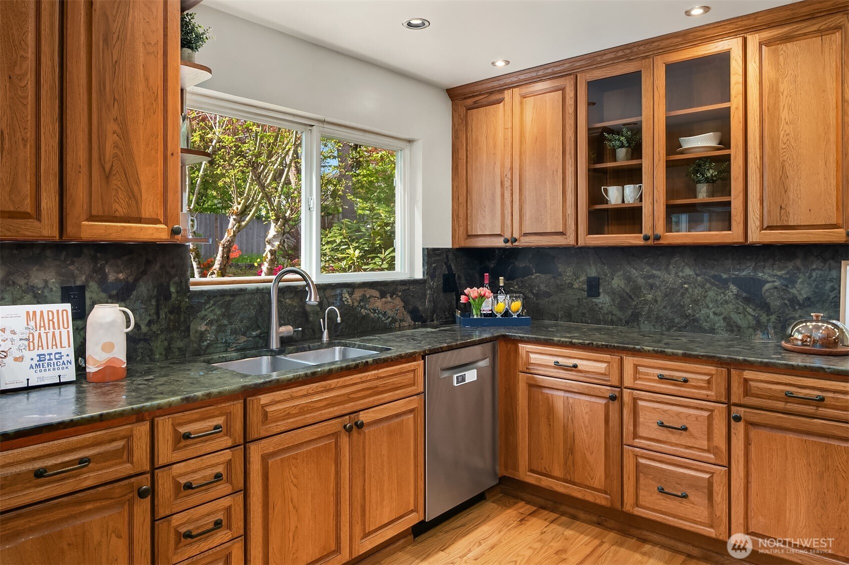 14335 109th Avenue NE, Kirkland, WA 98034