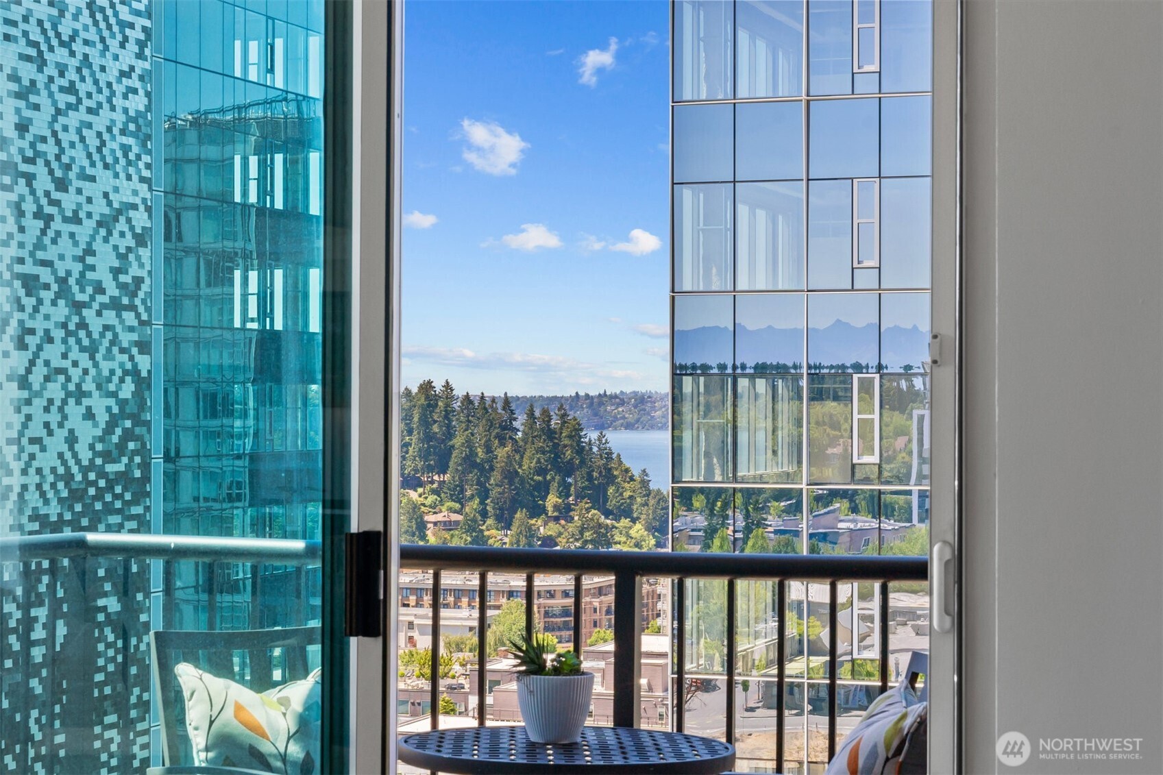 177 107th Avenue NE #1906, Bellevue, WA 98004